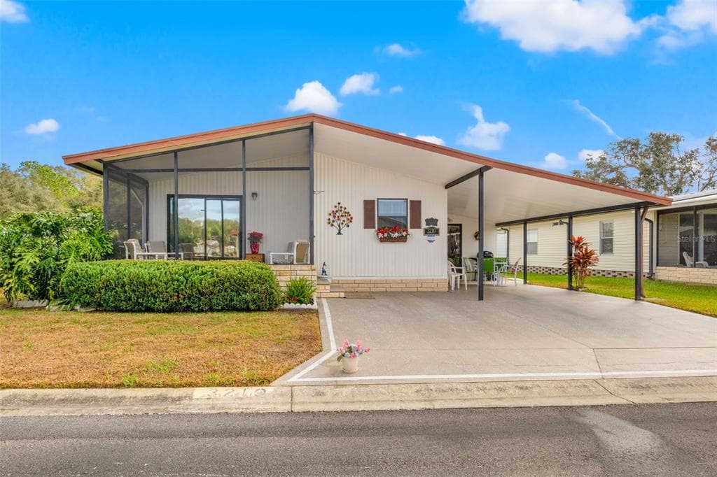 3210 GREAT OAK STREET WESLEY CHAPEL, FL 33543