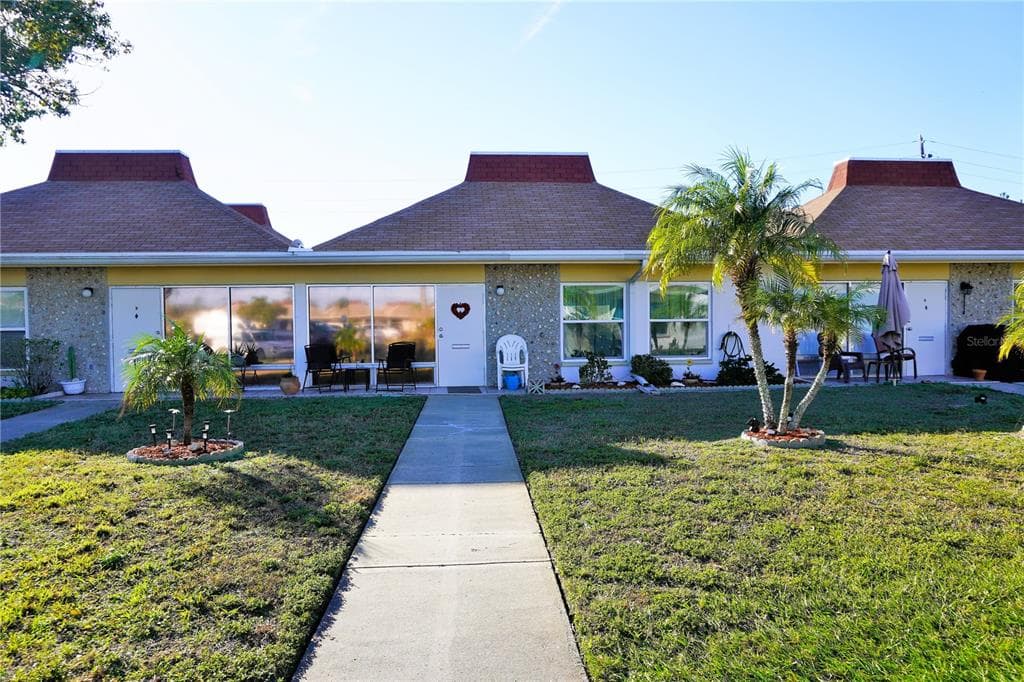 4345 TAHITIAN GARDENS CIRCLE UNIT C HOLIDAY, FL 34691