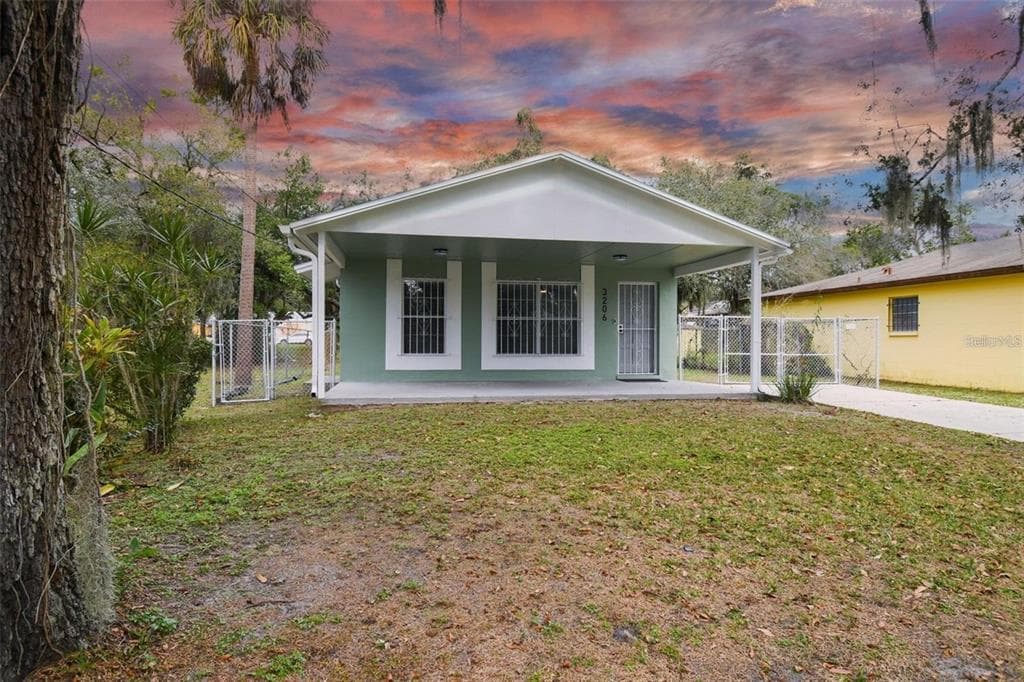 3206 E 33RD AVENUE TAMPA, FL 33610