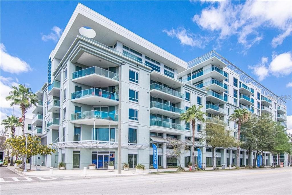 912 CHANNELSIDE DRIVE UNIT 2704 TAMPA, FL 33602