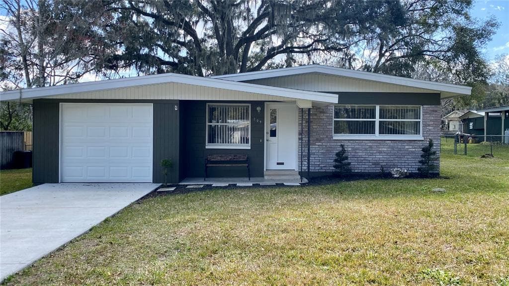 209 PEAK DRIVE BROOKSVILLE, FL 34601