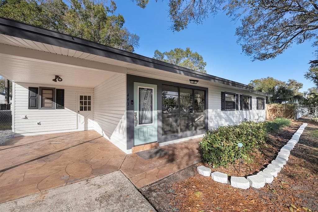 4431 W WISCONSIN AVENUE TAMPA, FL 33616