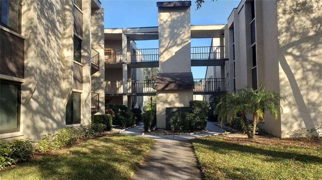 2207 BELLEAIR ROAD UNIT B10 CLEARWATER, FL 33764
