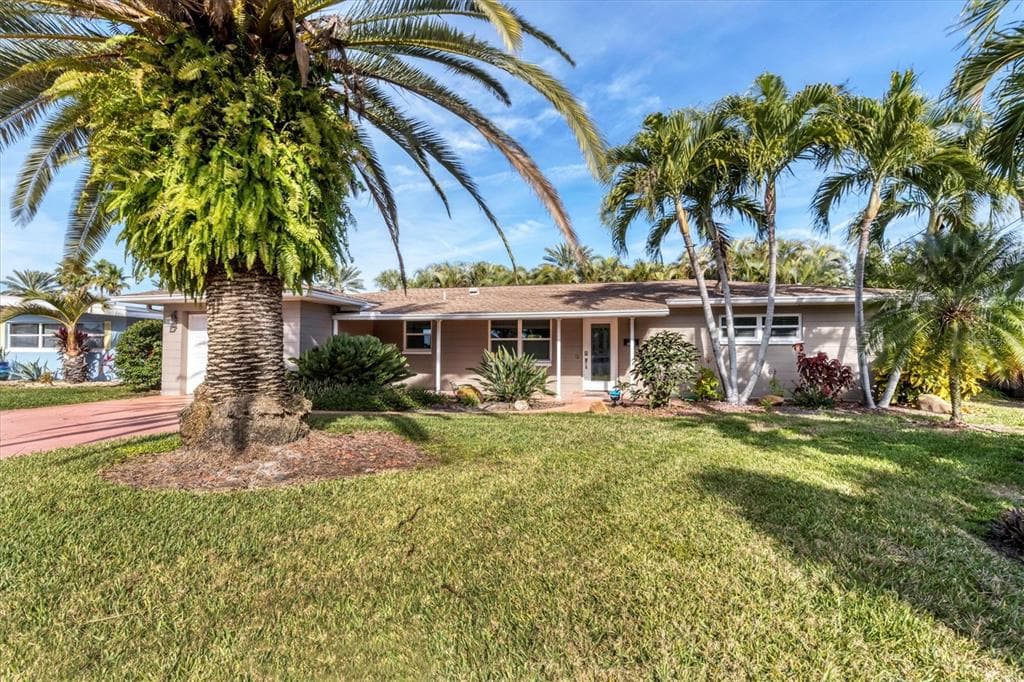 8009 CAUSEWAY BOULEVARD S ST PETERSBURG, FL 33707