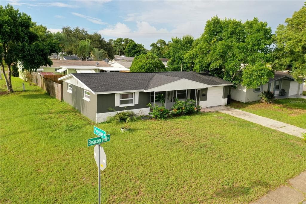 5208 BEACON HILL DRIVE