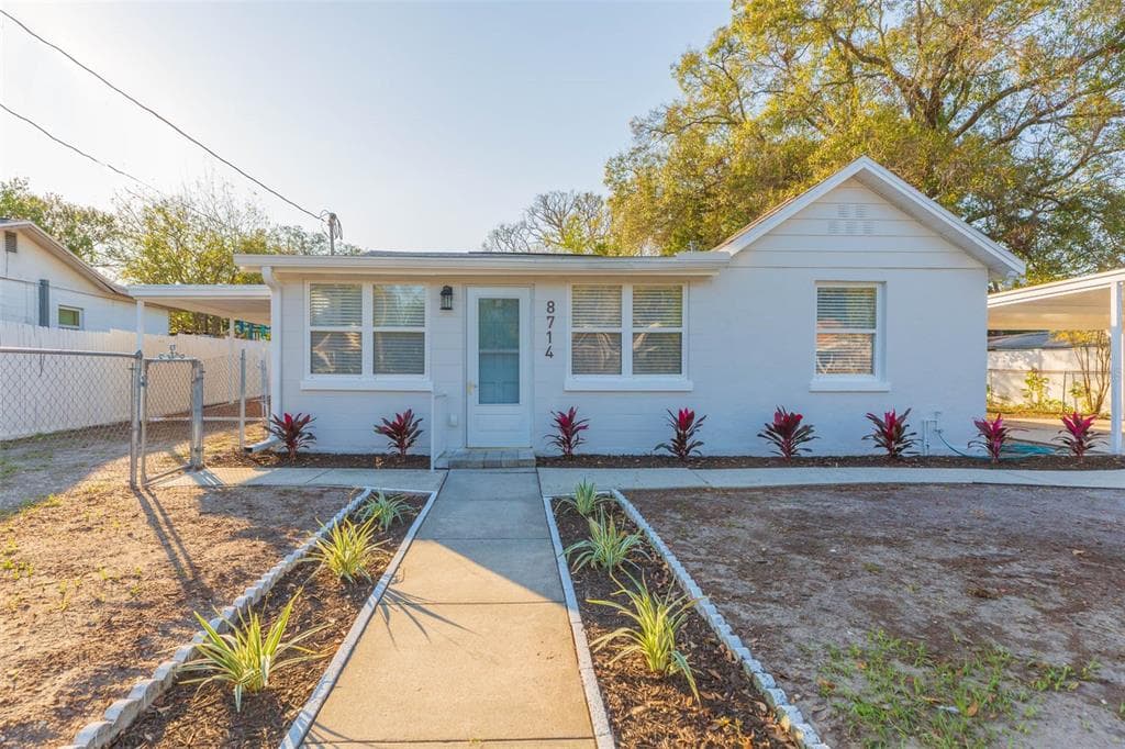 8714 N HIGHLAND AVENUE TAMPA, FL 33604