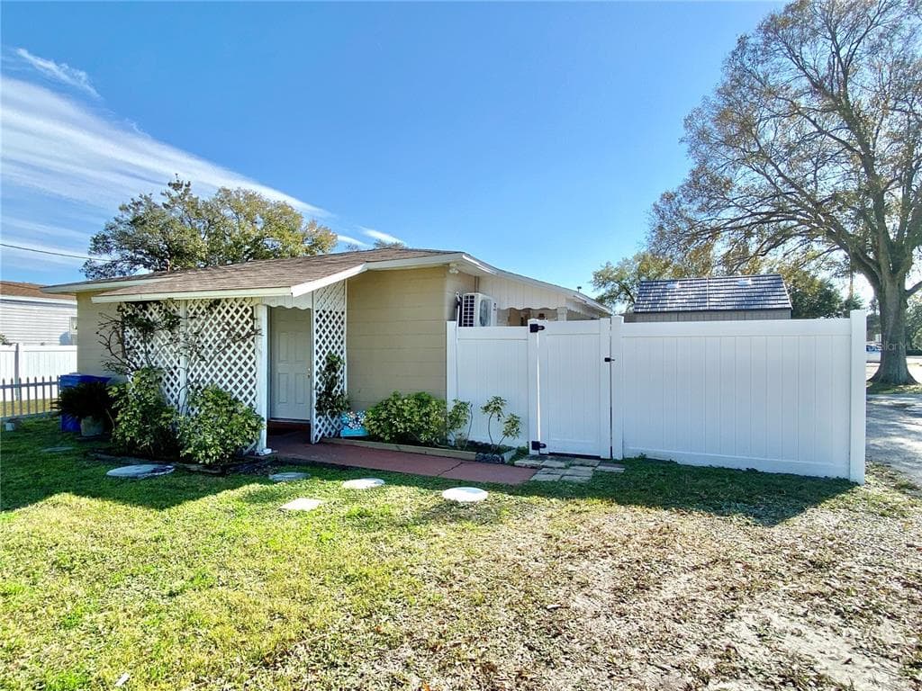 8730 MAYFLOWER ROAD TAMPA, FL 33615
