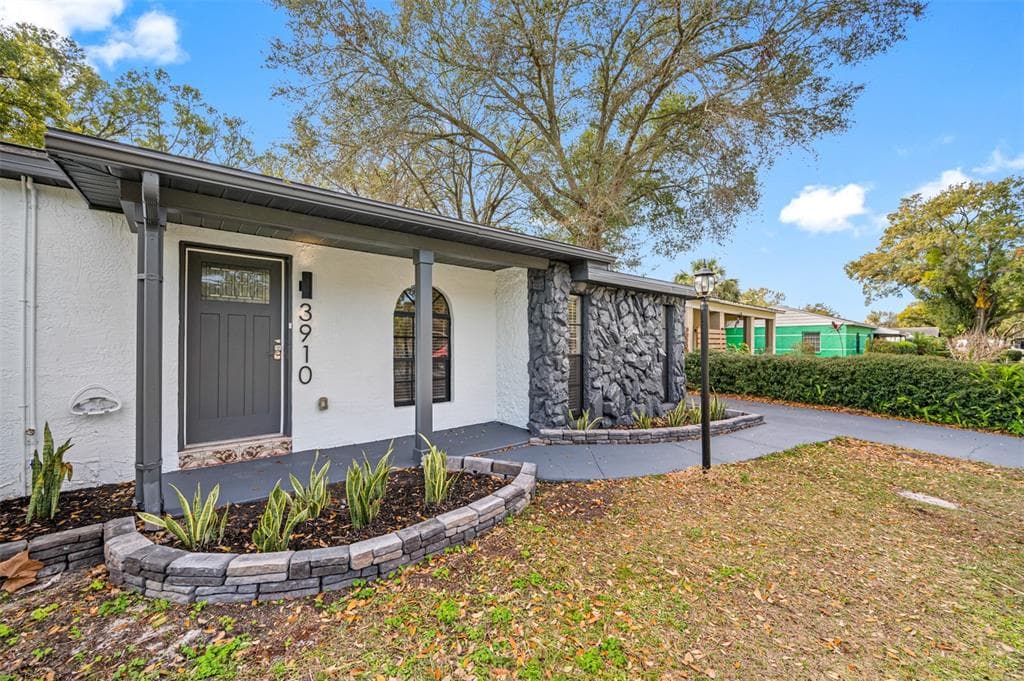 3910 W PINE STREET TAMPA, FL 33607