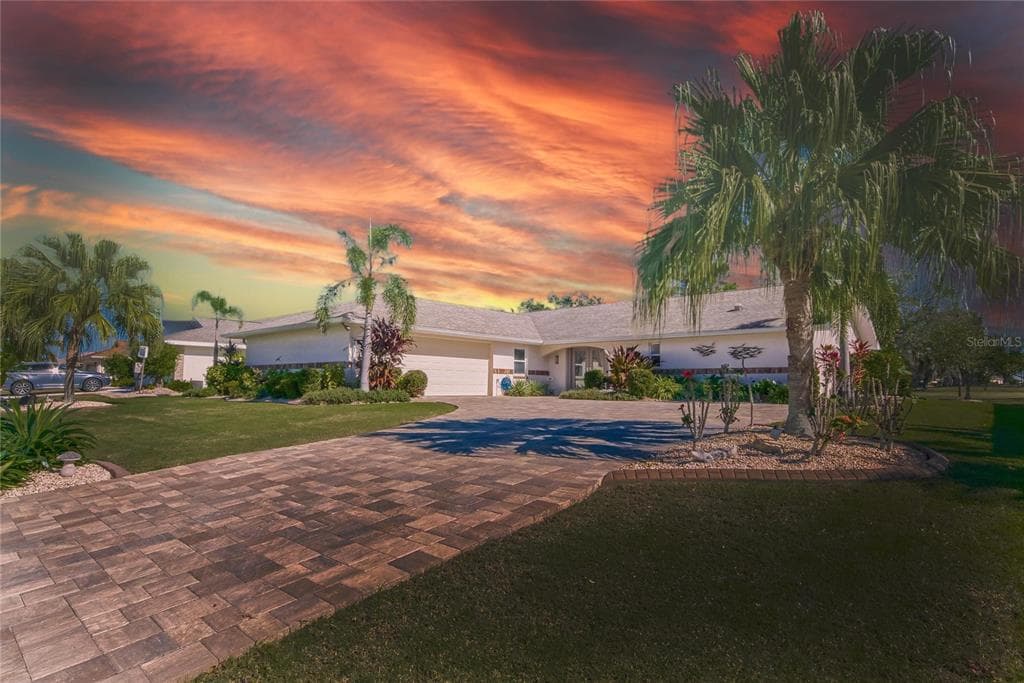 1913 EAST VIEW DRIVE