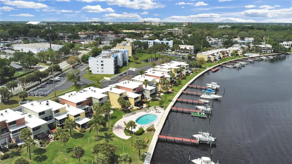 2424 W TAMPA BAY BOULEVARD UNIT B112 TAMPA, FL 33607
