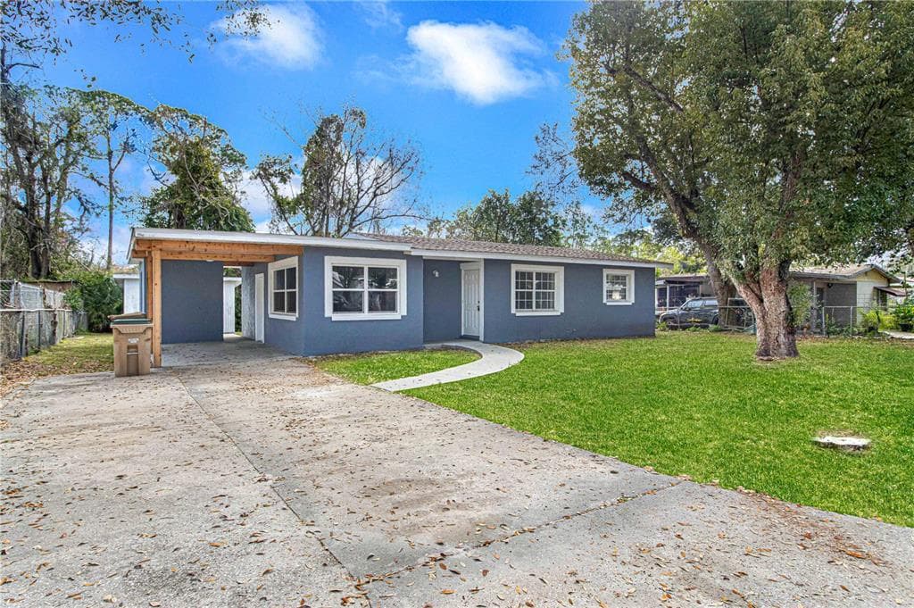 1040 GOLDEN ISLE DRIVE MOUNT DORA, FL 32757