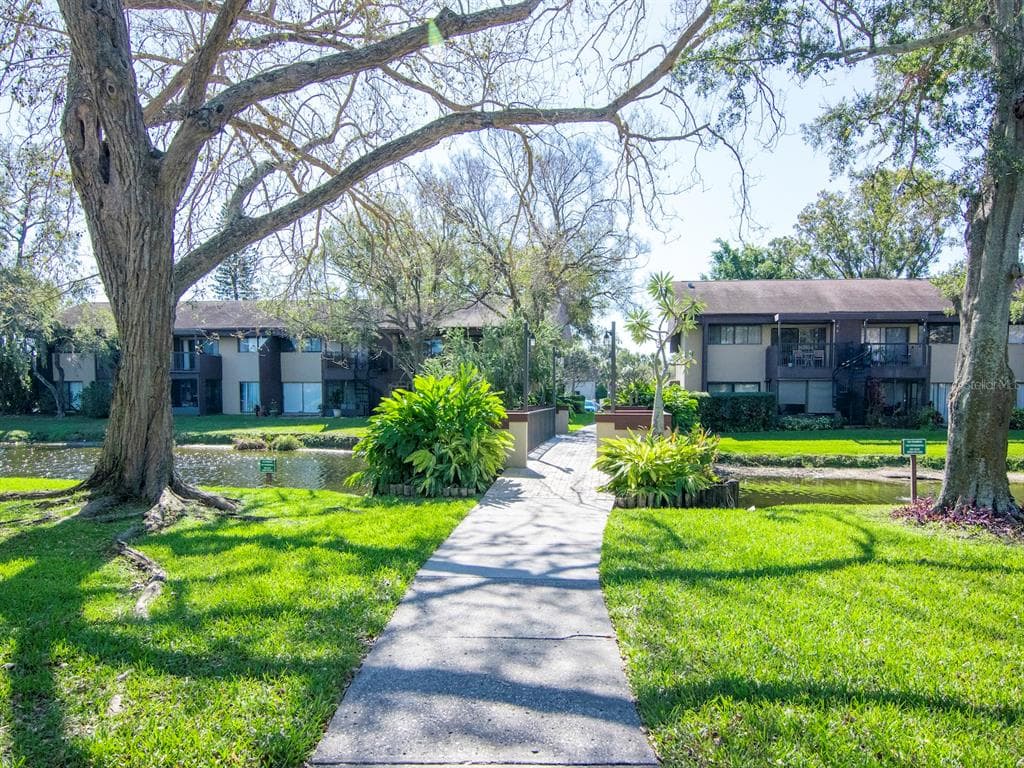 750 N VILLAGE DRIVE N UNIT 105 ST PETERSBURG, FL 33716
