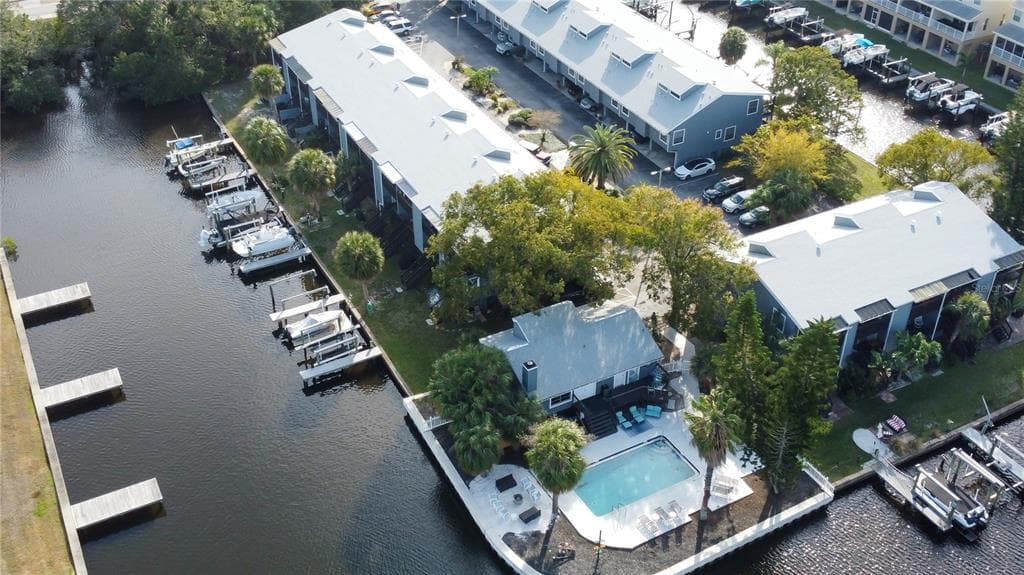 200 MERES BOULEVARD UNIT 20 TARPON SPRINGS, FL 34689