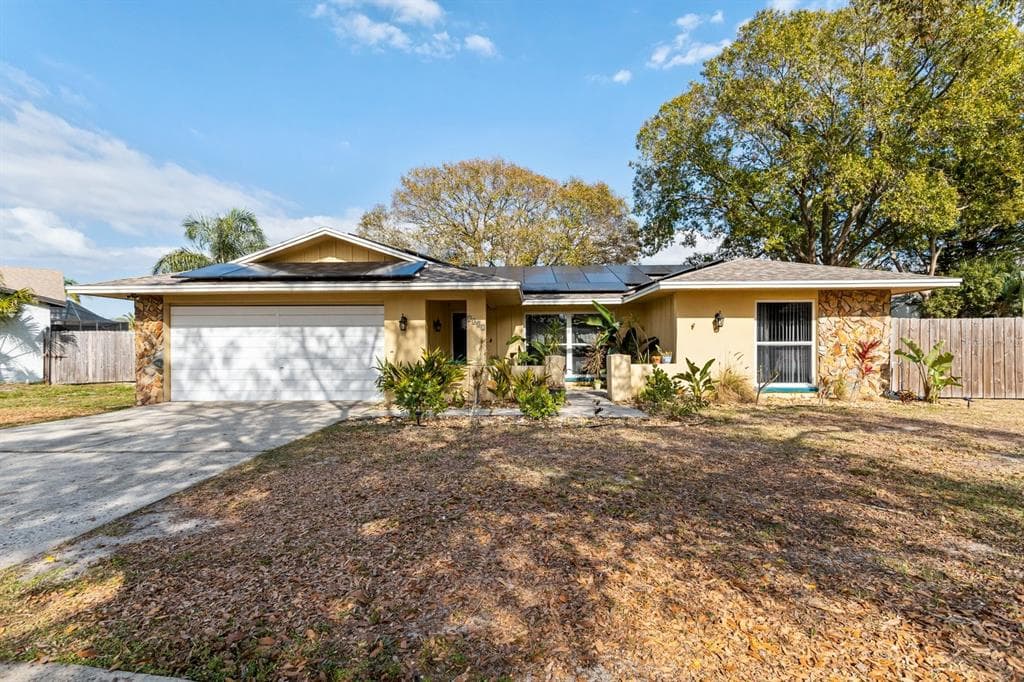 1387 CHELSEA DRIVE TARPON SPRINGS, FL 34689