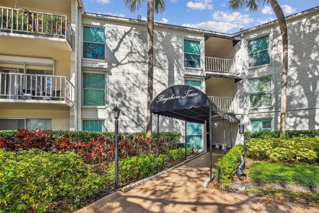 3325 BAYSHORE BOULEVARD UNIT F23 TAMPA, FL 33629
