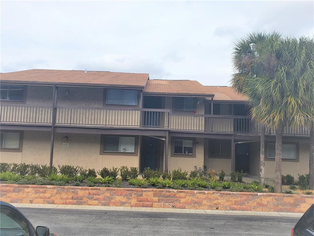 6320 NEWTOWN CIRCLE UNIT 20B4 TAMPA, FL 33615