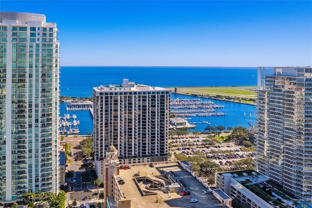 1 BEACH DRIVE SE UNIT 1910 ST PETERSBURG, FL 33701