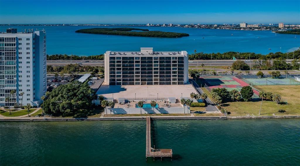 7100 SUNSHINE SKYWAY LANE S UNIT 605 ST PETERSBURG, FL 33711