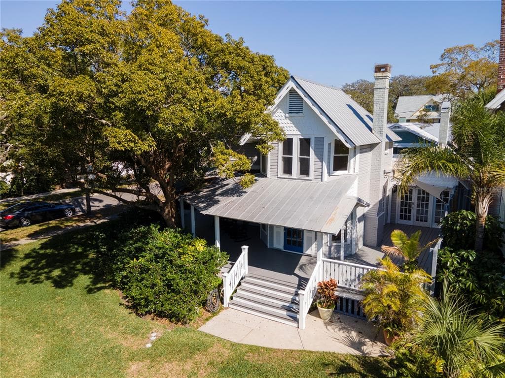 835 VICTORIA DRIVE DUNEDIN, FL 34698