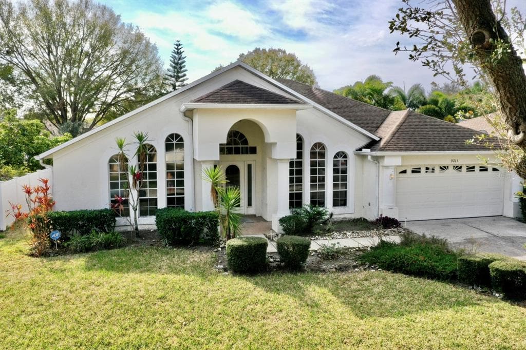9213 ESTATE COVE CIRCLE
