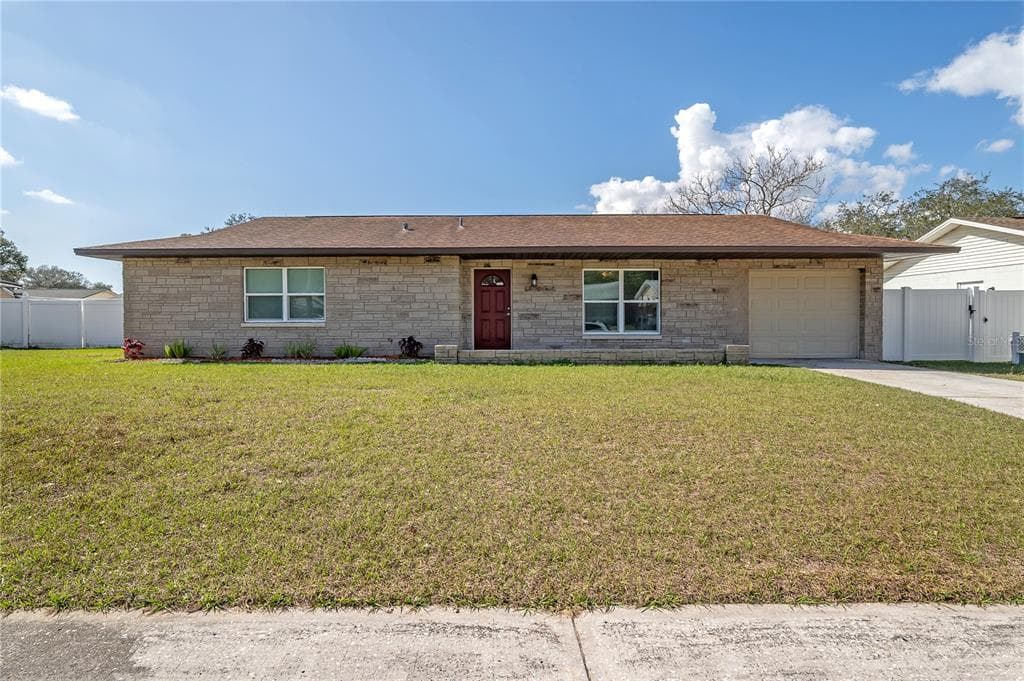1107 OAKHILL STREET SEFFNER, FL 33584