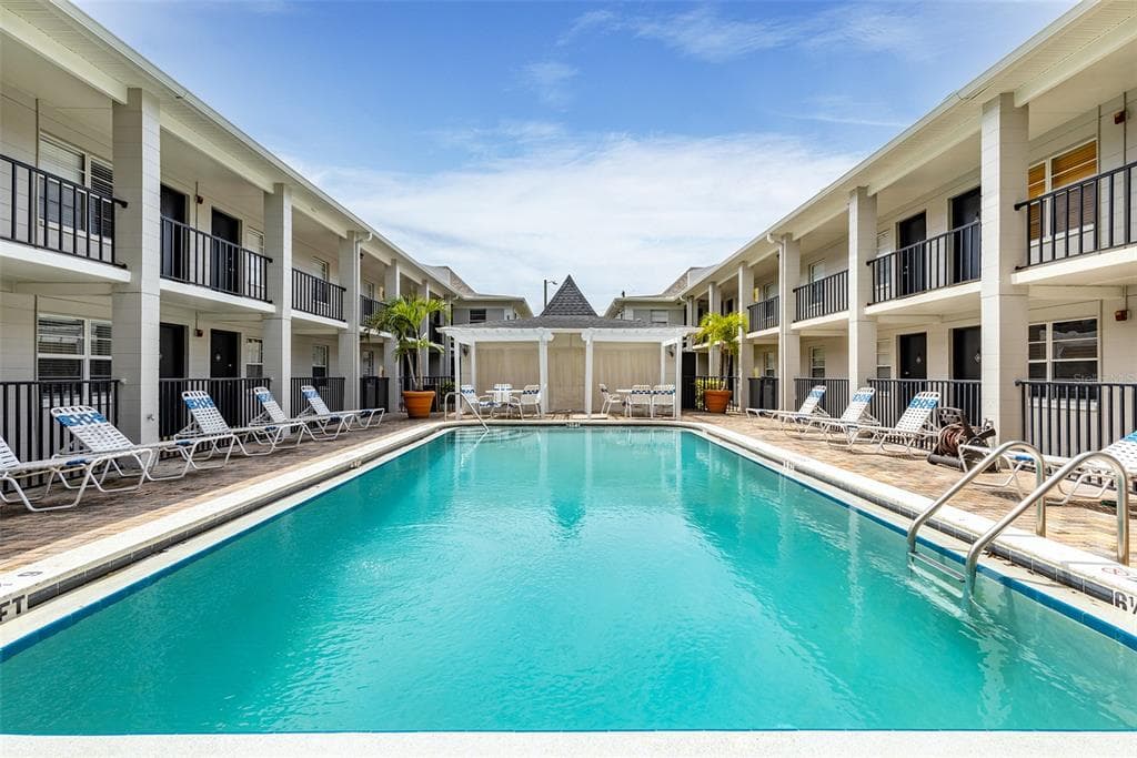 5221 BAYSHORE BOULEVARD UNIT 53 TAMPA, FL 33611
