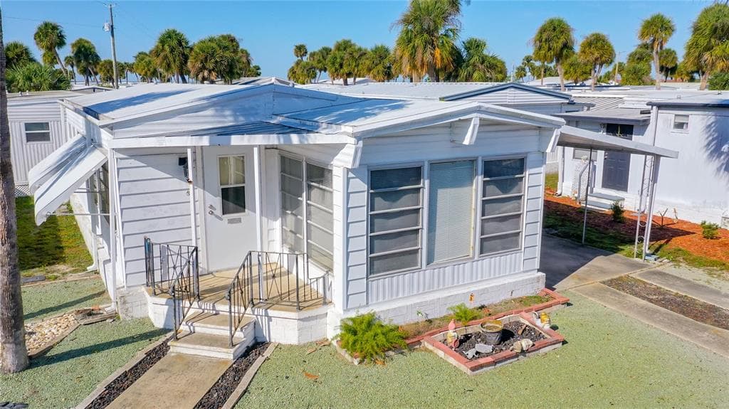 4851 W GANDY BOULEVARD UNIT B10L36 TAMPA, FL 33611