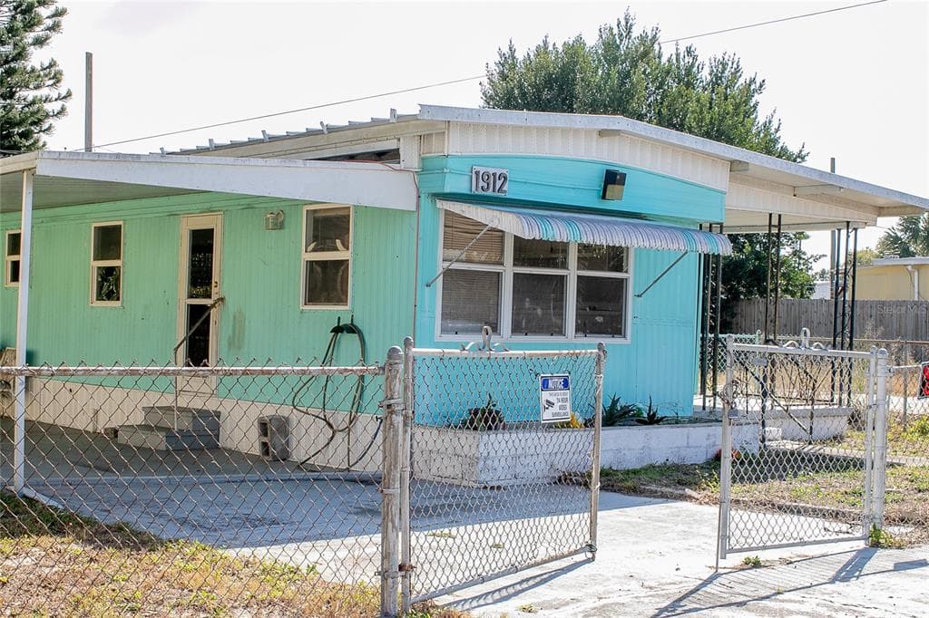 1912 HESS DRIVE HOLIDAY, FL 34691