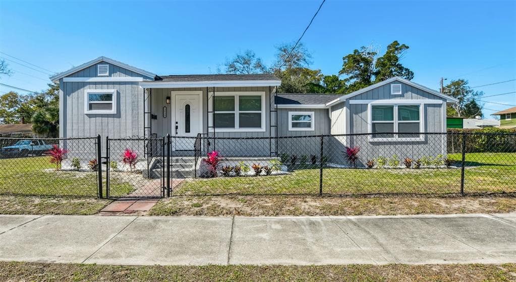 1029 10TH STREET S ST PETERSBURG, FL 33705