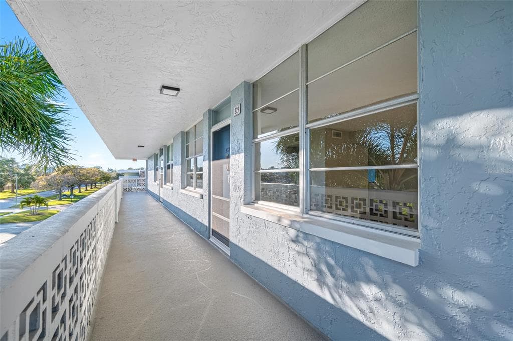 4715 BAY STREET NE UNIT 329 ST PETERSBURG, FL 33703