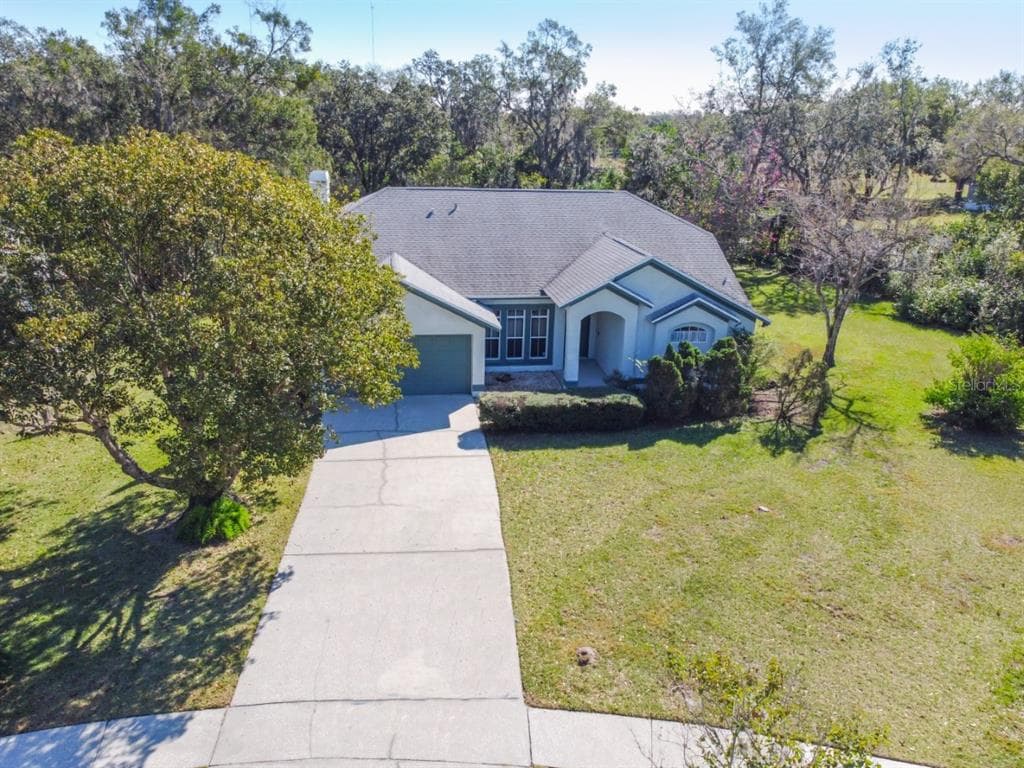 9616 GLENPOINTE DRIVE
