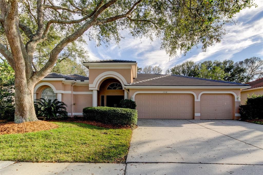 1318 KINGS WAY LANE TARPON SPRINGS, FL 34688