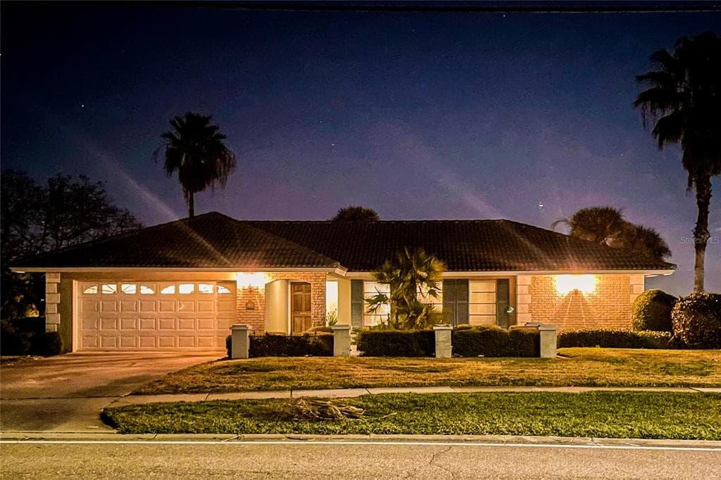 525 ISLAND WAY CLEARWATER, FL 33767
