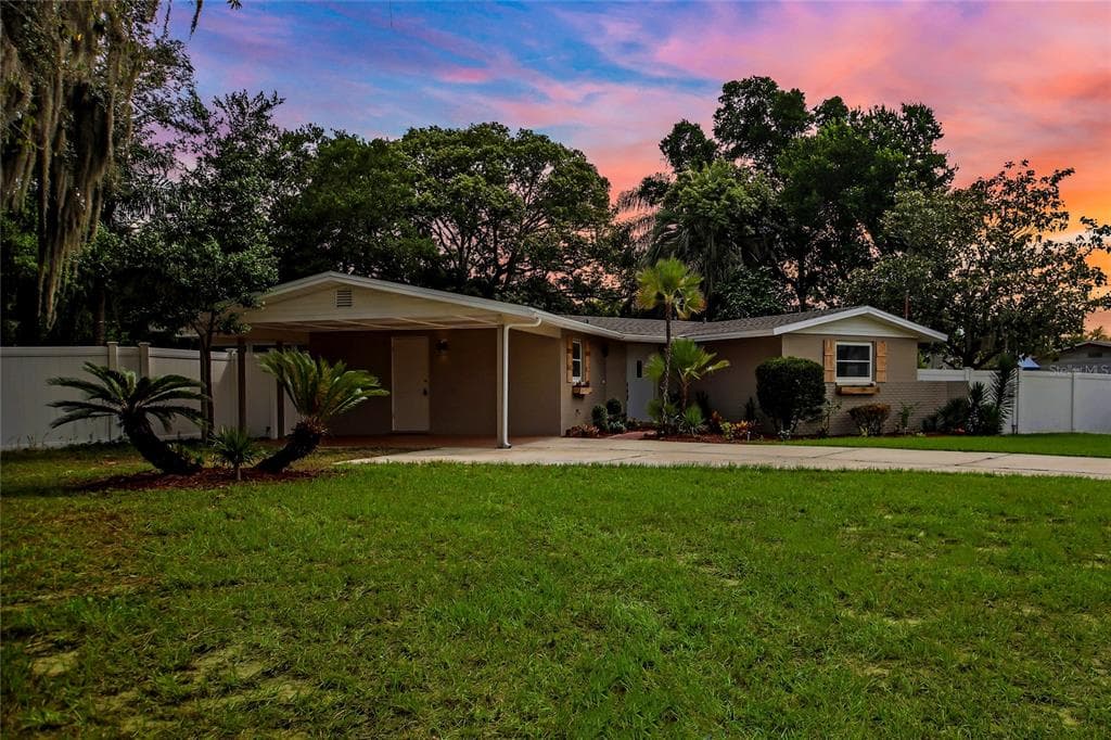 1329 LAKEWOOD ROAD LAKELAND, FL 33805
