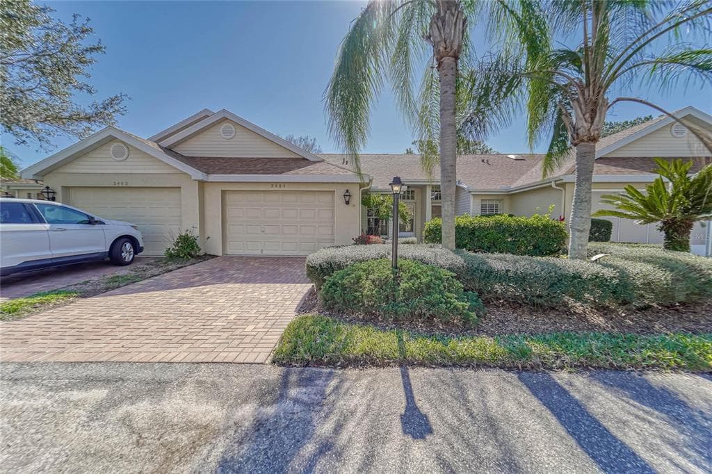 2404 NEW HAVEN CIRCLE UNIT 11 SUN CITY CENTER, FL 33573