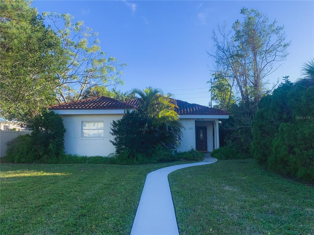 114 1ST STREET BELLEAIR BEACH, FL 33786