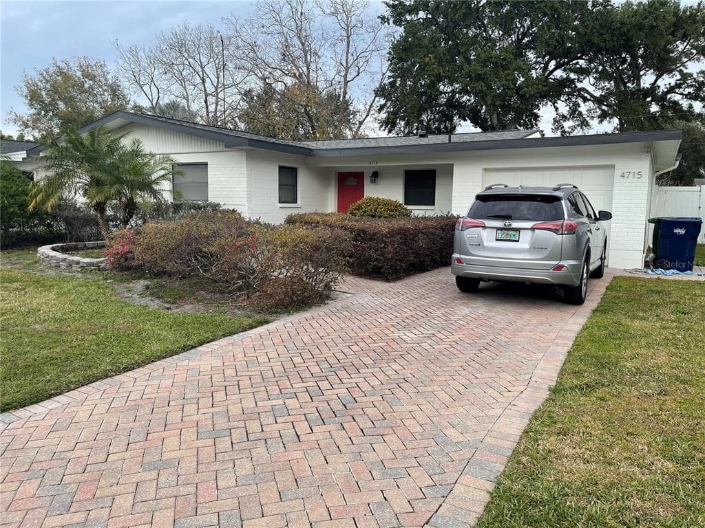 4715 W FIELDER STREET TAMPA, FL 33611