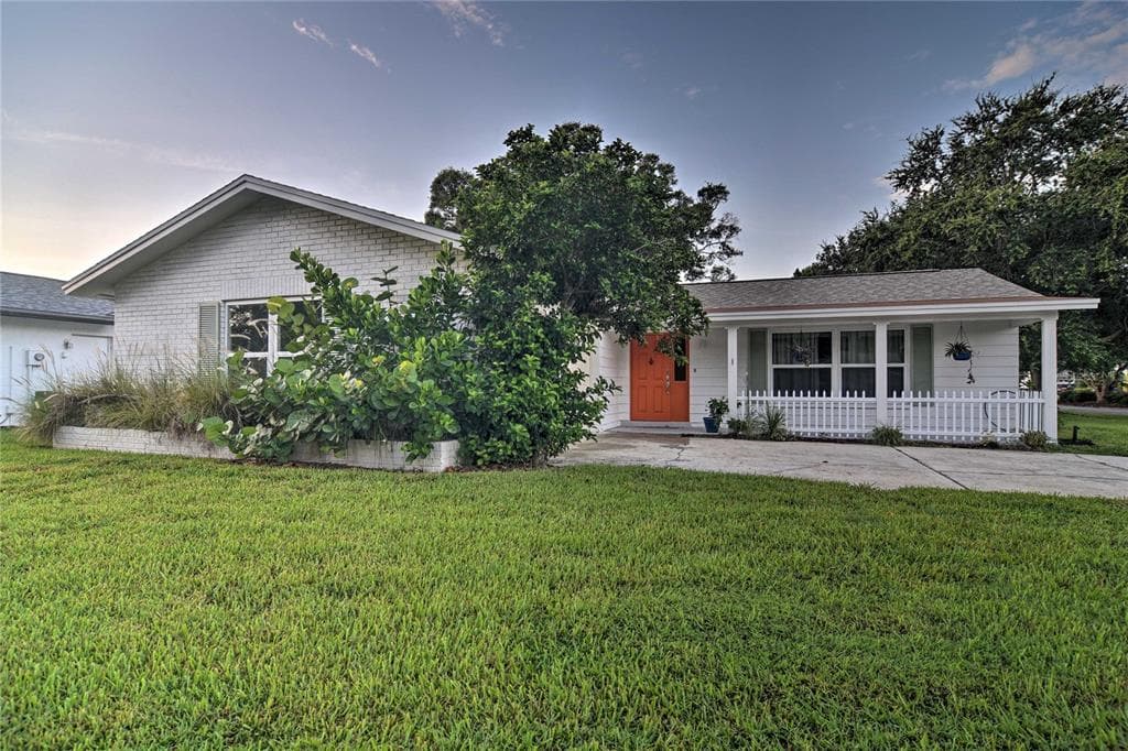 8965 118TH WAY SEMINOLE, FL 33772