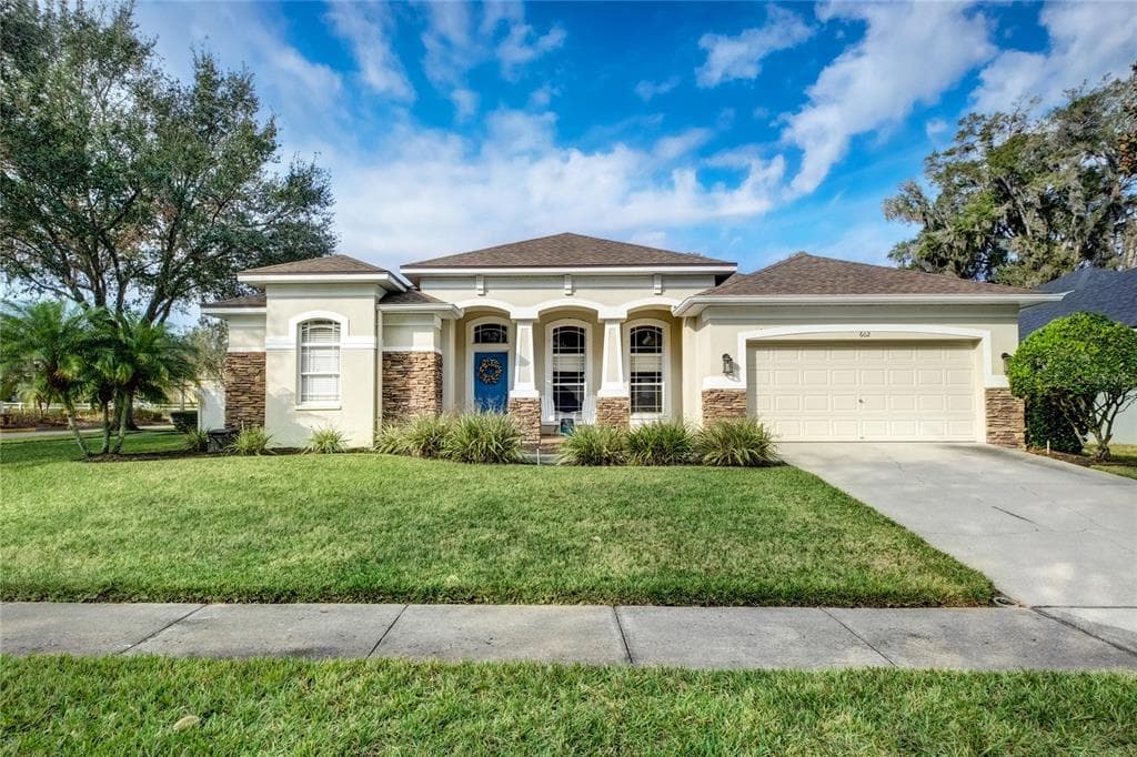 602 HERITAGE PARK COURT VALRICO, FL 33594