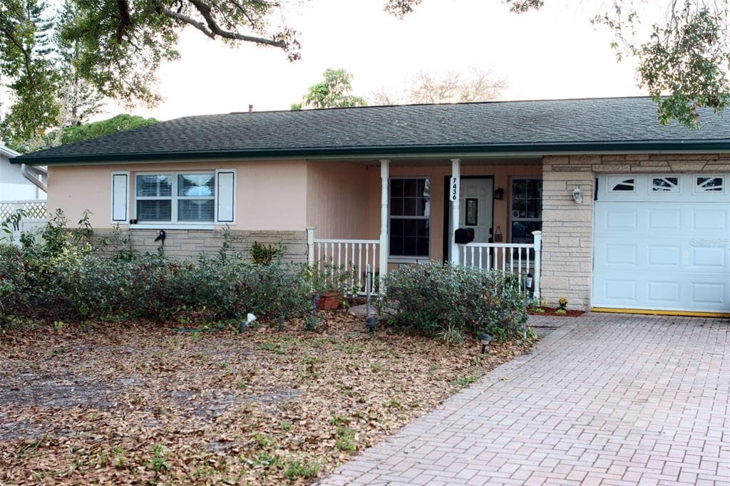 7436 BAY STREET NE ST PETERSBURG, FL 33702