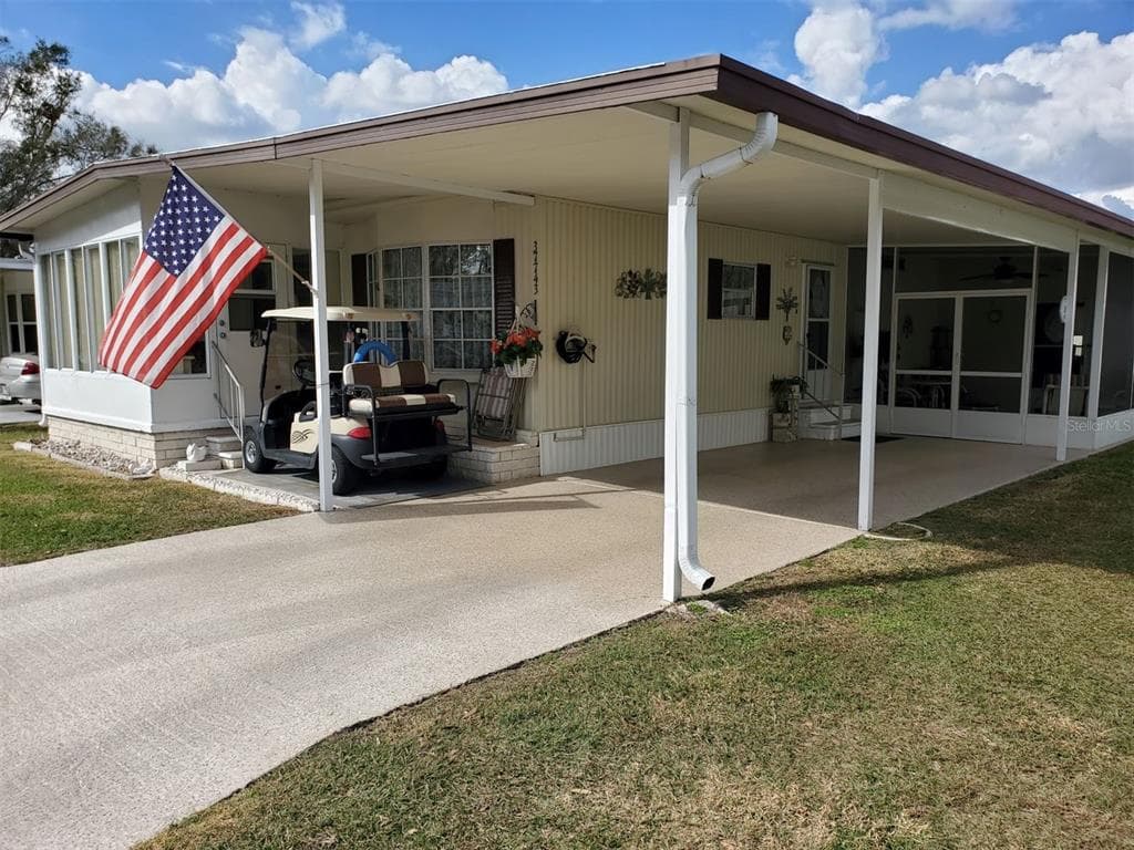 37743 VALENCIA AVENUE ZEPHYRHILLS, FL 33541