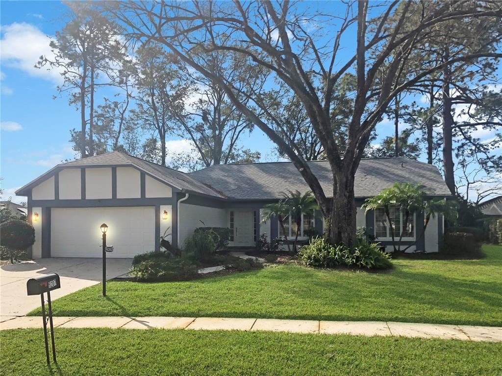 9207 CYPRESSWOOD CIRCLE TAMPA, FL 33647