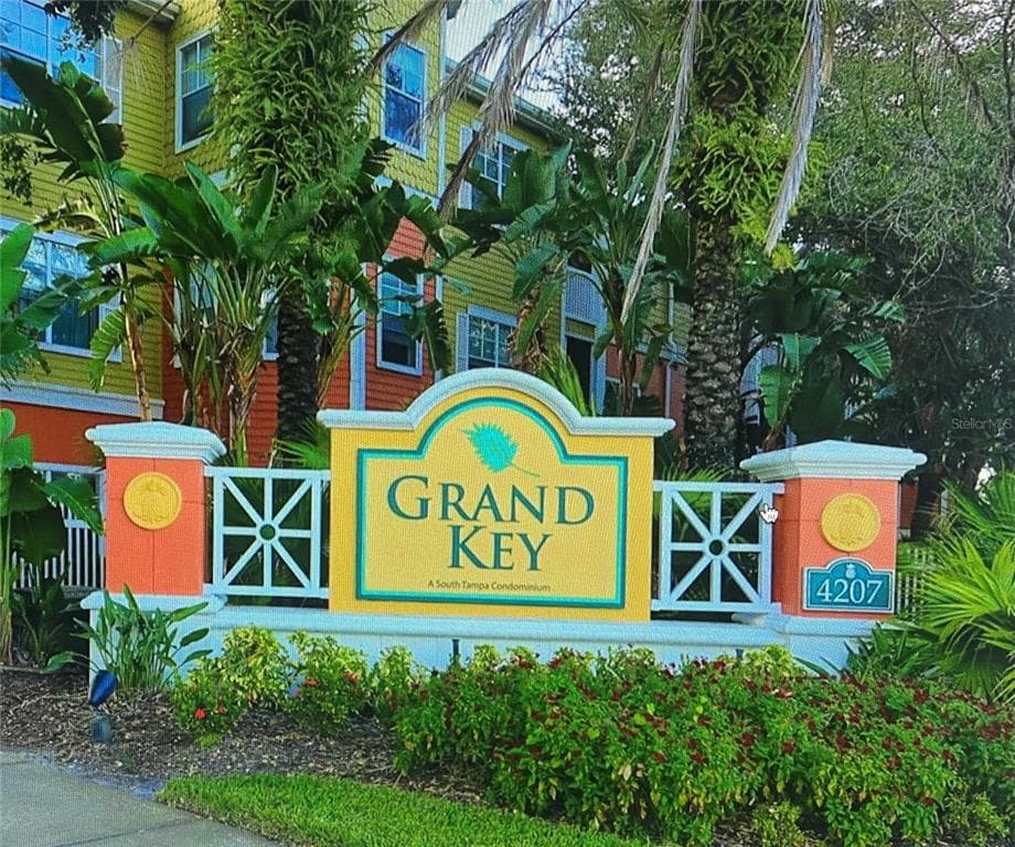 4207 S DALE MABRY HIGHWAY UNIT 10202 TAMPA, FL 33611
