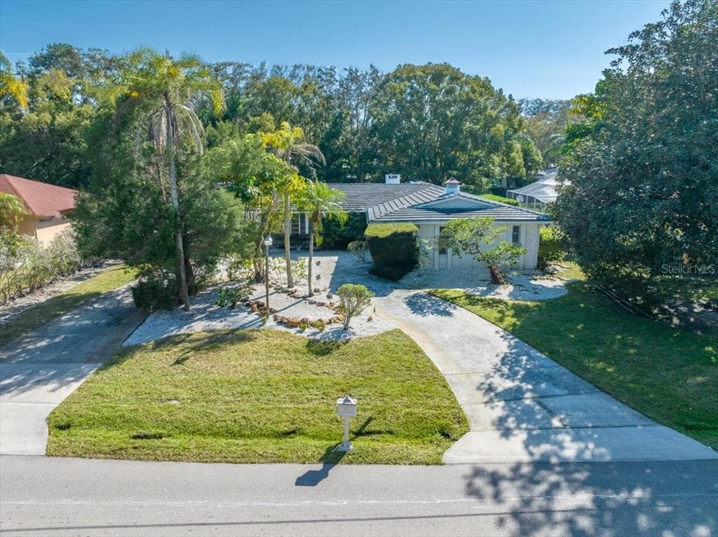 2219 KENT PLACE CLEARWATER, FL 33764