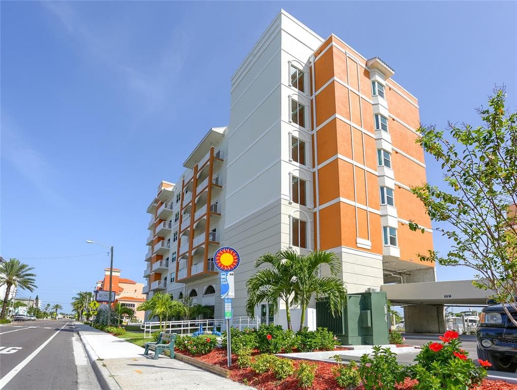 13101 GULF BOULEVARD UNIT 1706 MADEIRA BEACH, FL 33708