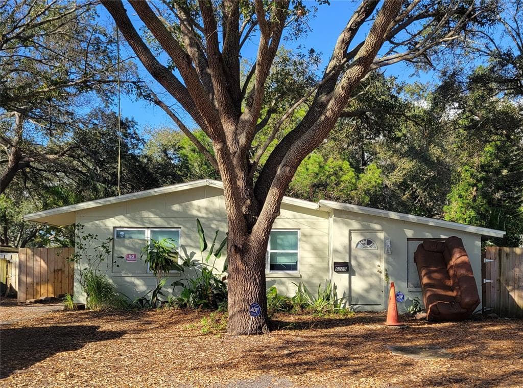 6225 76TH AVENUE N PINELLAS PARK, FL 33781