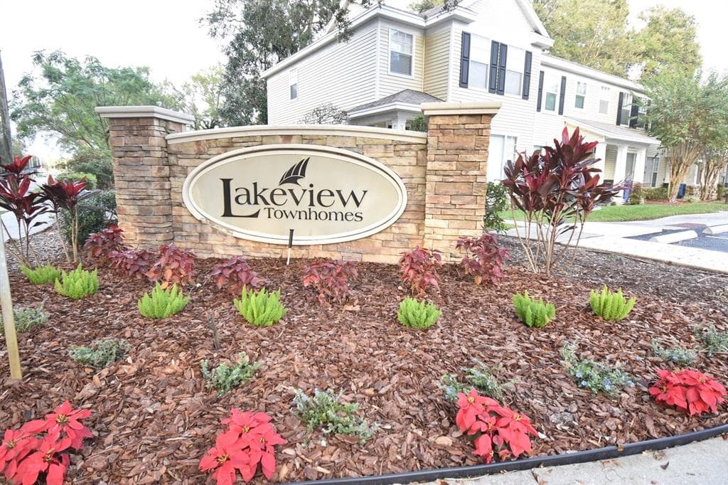 10909 BLACK SWAN COURT SEFFNER, FL 33584