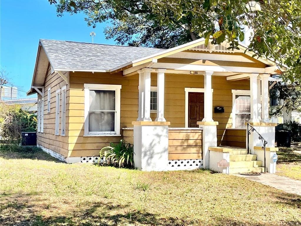 1911 BURLINGTON AVENUE N ST PETERSBURG, FL 33713