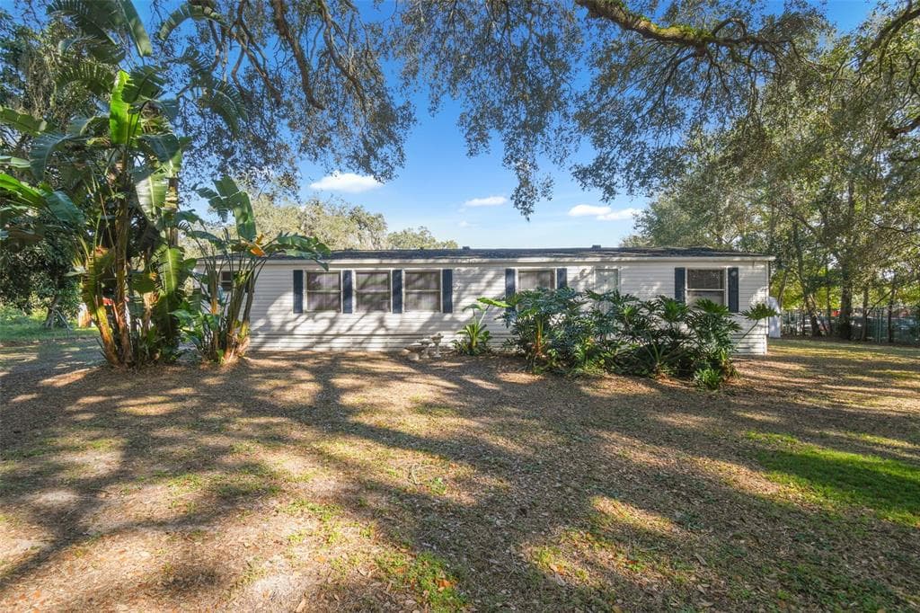 6107 BLACK DAIRY ROAD SEFFNER, FL 33584
