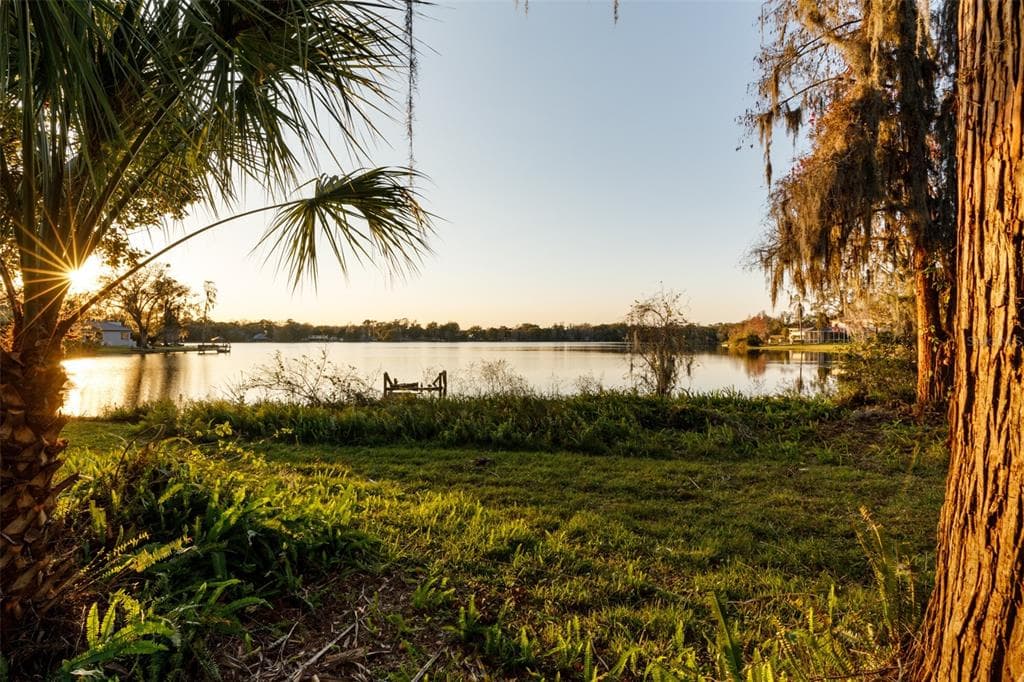 13414 & 13416 N LINCOLN AVENUE TAMPA, FL 33618